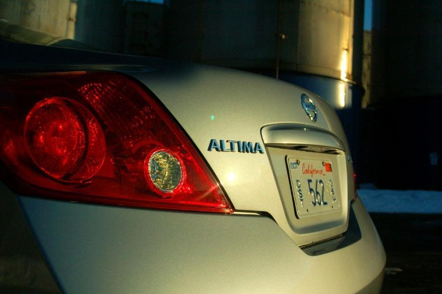  Nissan Altima Coupe 2.5S 2008 года  (фото 44 из 50)